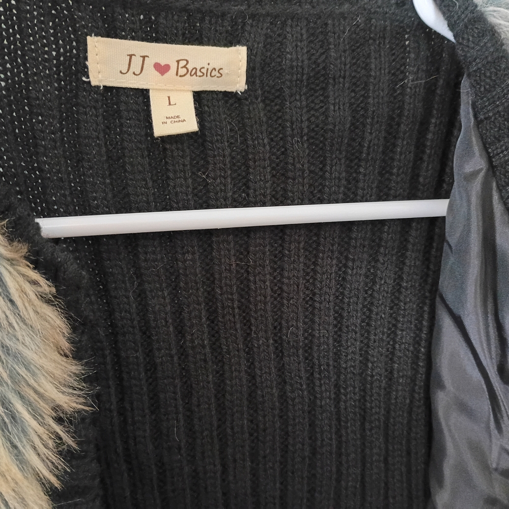 Faux Fur Vest in Brown and Black - Picture 3 of 4